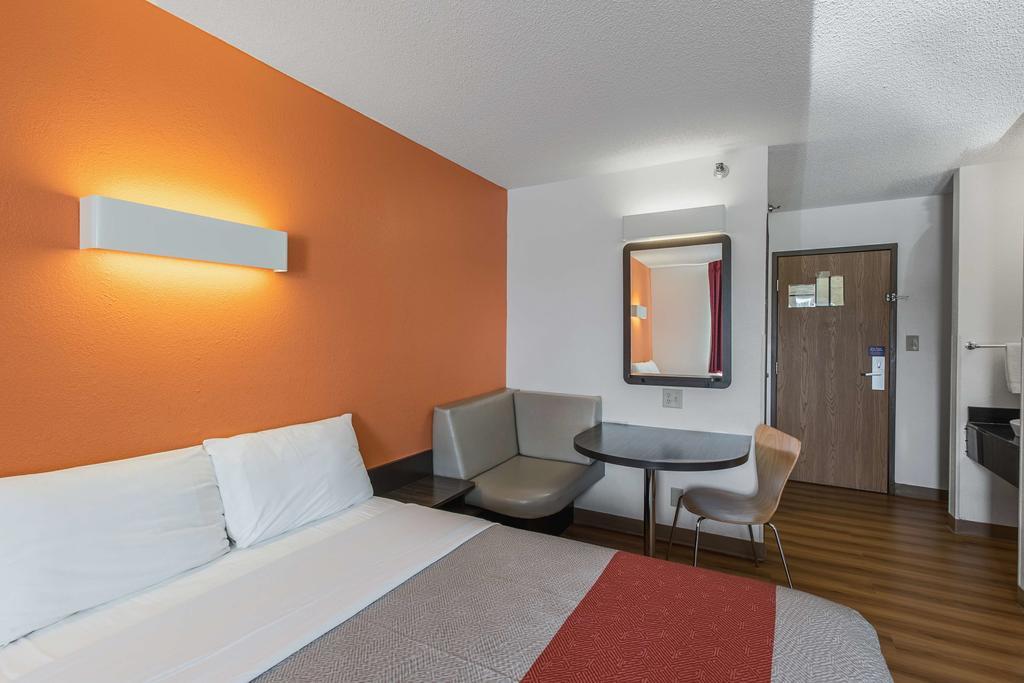 Motel 6 Omaha - Central La Vista Экстерьер фото