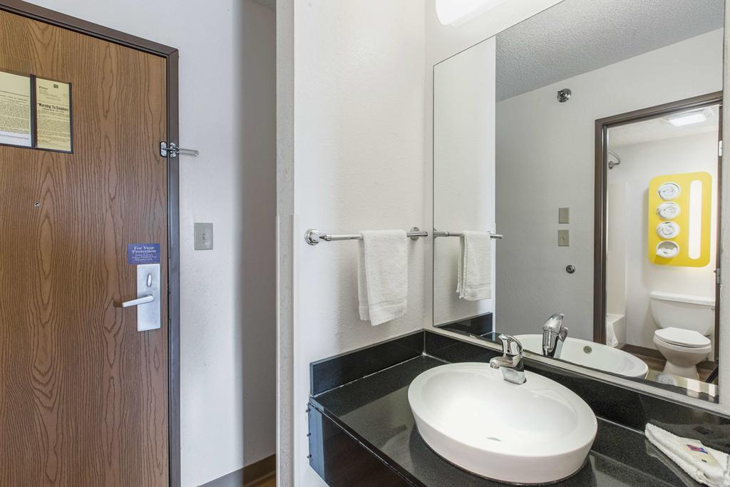 Motel 6 Omaha - Central La Vista Экстерьер фото