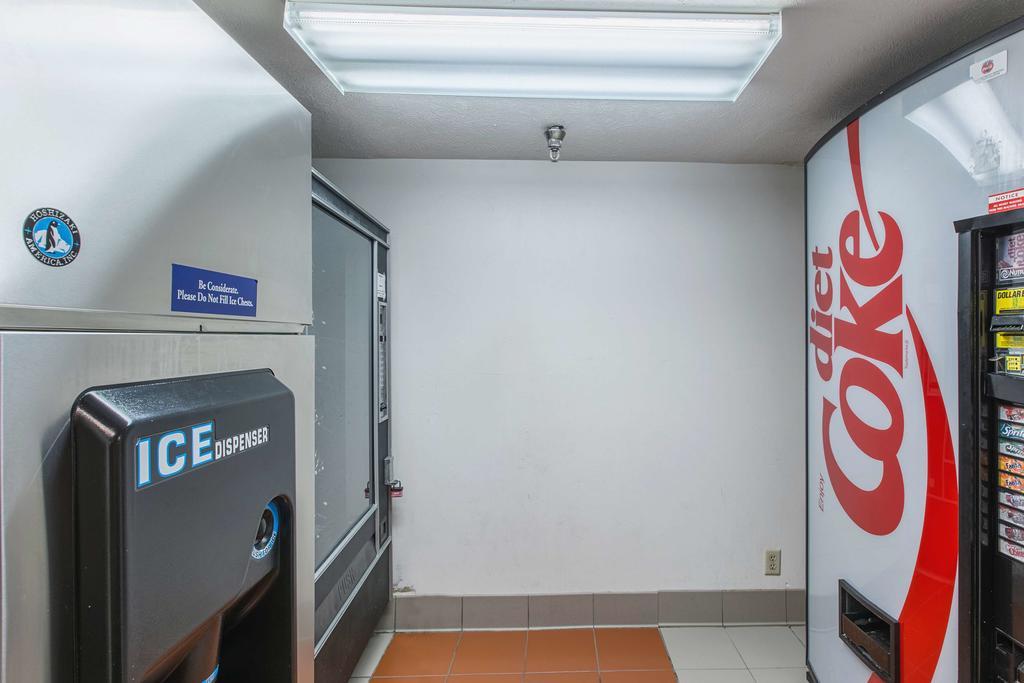 Motel 6 Omaha - Central La Vista Экстерьер фото