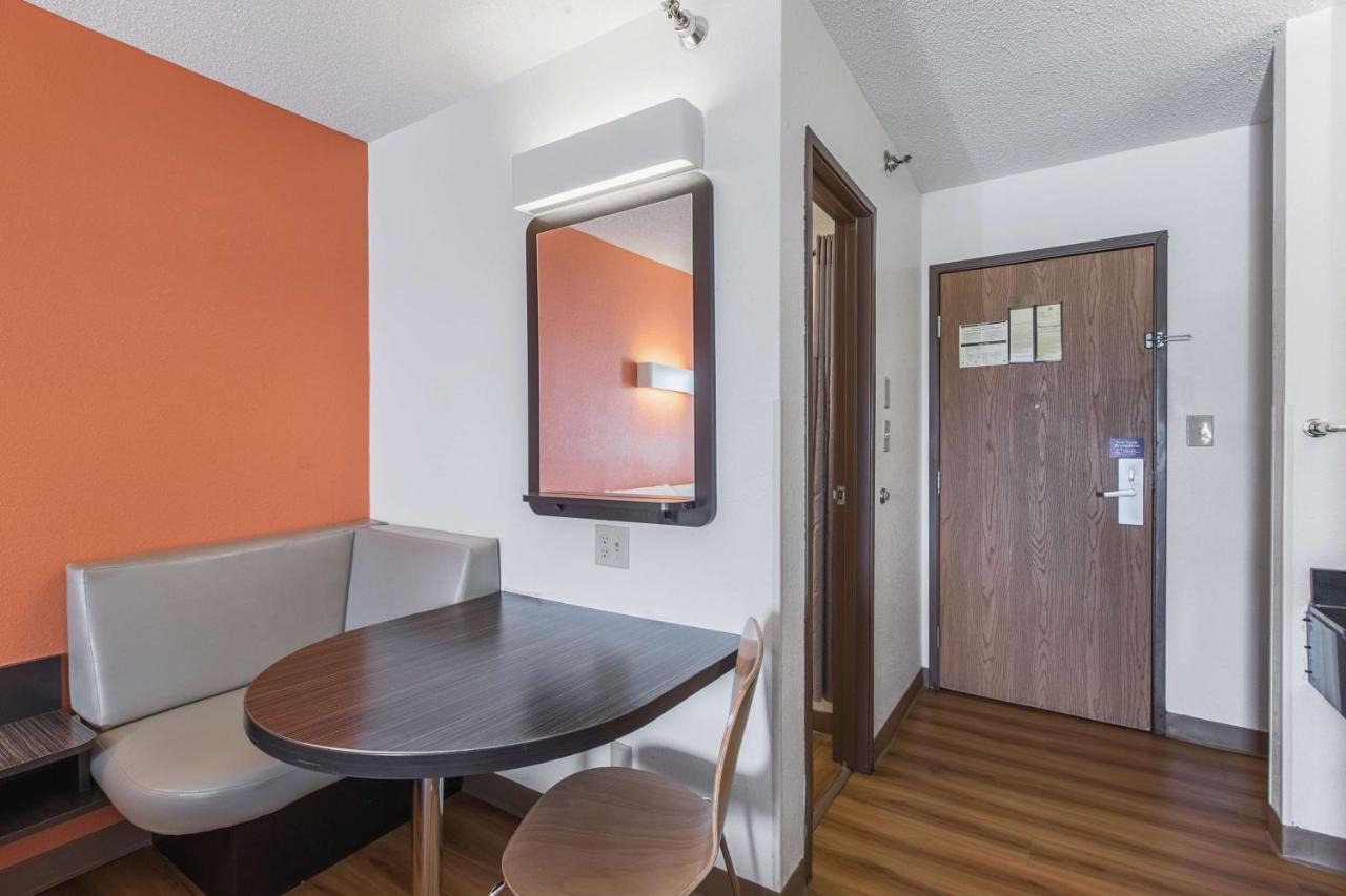 Motel 6 Omaha - Central La Vista Экстерьер фото
